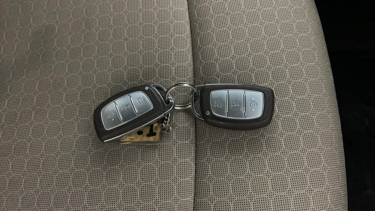 Used 2015 Hyundai Elite i20 Asta 1.2 Petrol Manual extra CAR KEY VIEW