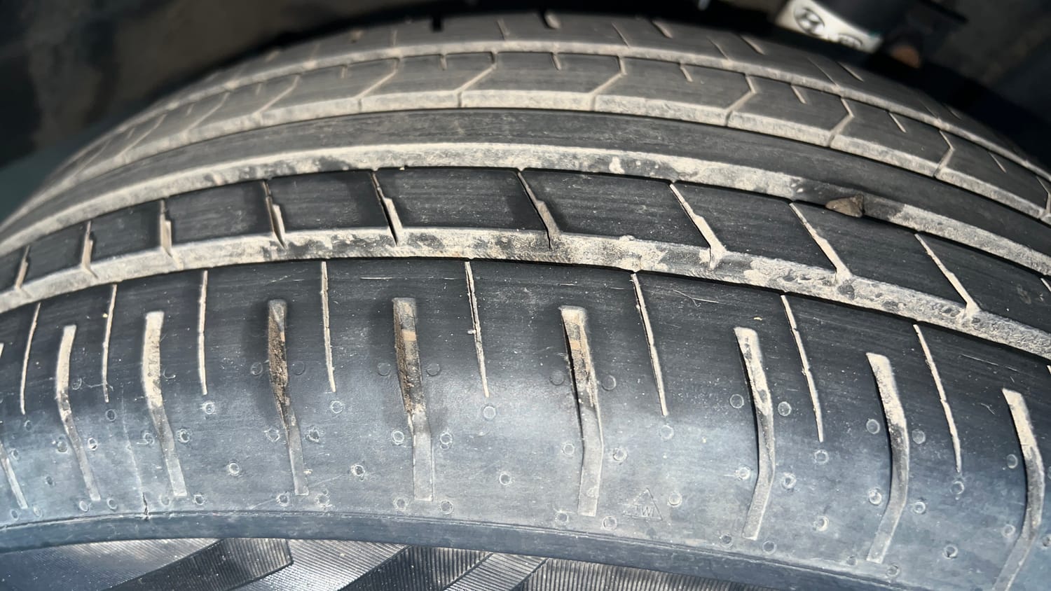 Used 2025 Hyundai Venue S Plus 1.2 Petrol MT Petrol Manual tyres RIGHT FRONT TYRE TREAD VIEW