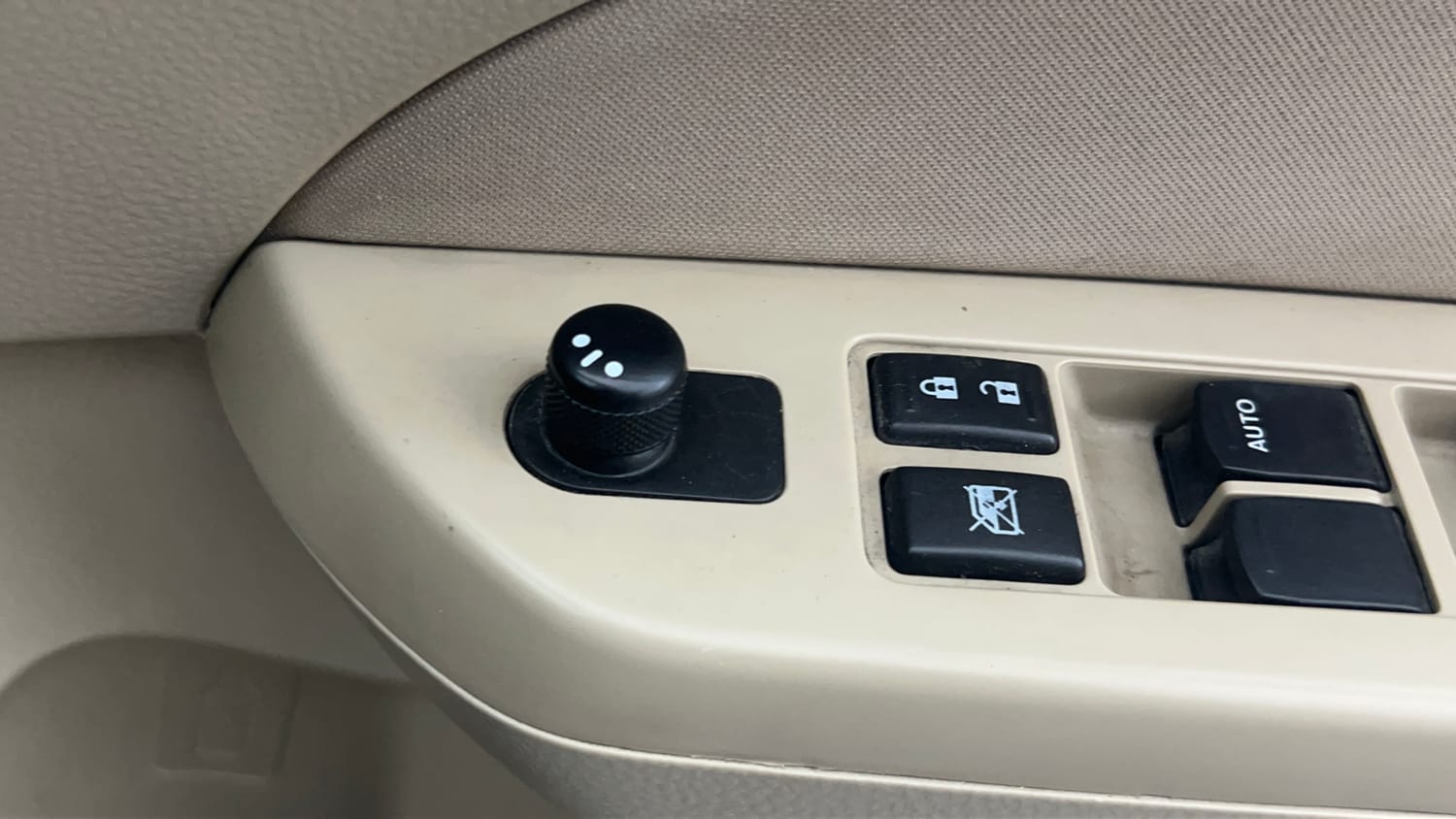 Used 2014 Maruti Suzuki Swift Dzire VXI Petrol Manual top_features Adjustable ORVM