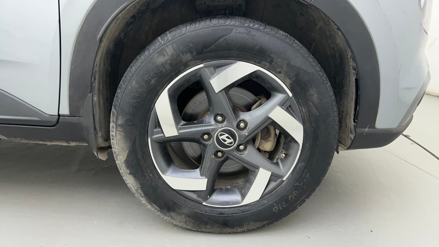 Used 2019 hyundai Venue SX 1.0 Turbo Petrol Petrol Manual tyres RIGHT FRONT TYRE RIM VIEW