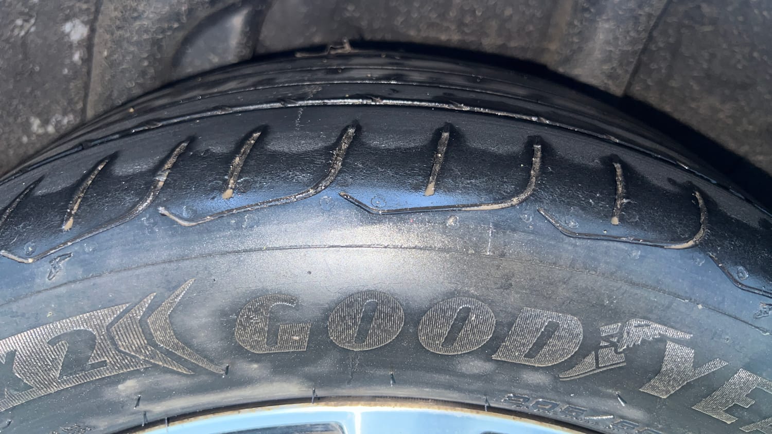 Used 2023 Hyundai Verna SX (O) 1.5 Petrol IVT Petrol Automatic tyres LEFT REAR TYRE TREAD VIEW