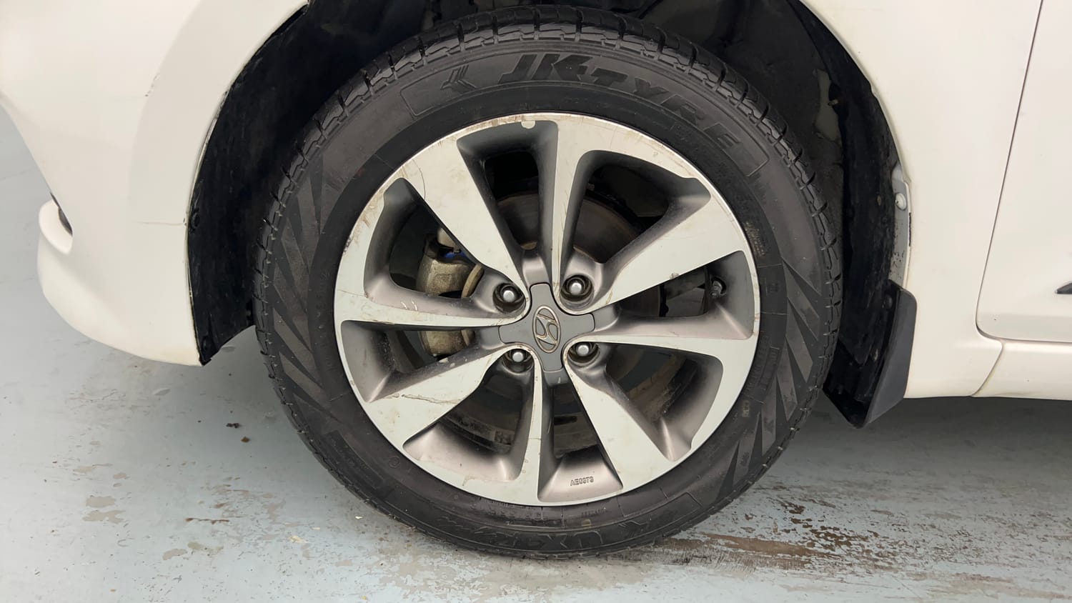 Used 2015 Hyundai Elite i20 Asta 1.2 Petrol Manual tyres LEFT FRONT TYRE RIM VIEW