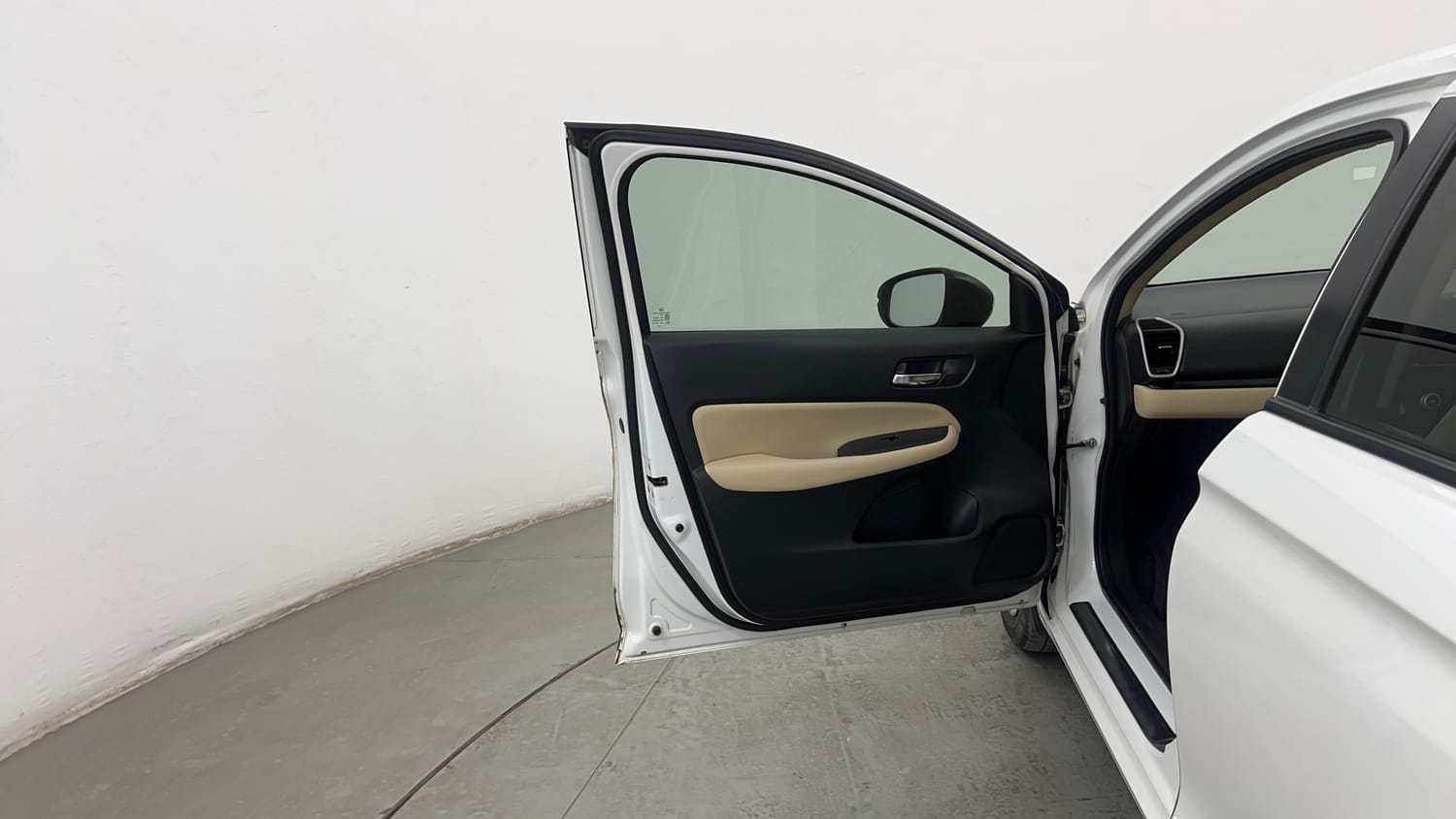 Used 2022 Honda City V Petrol Petrol Manual interior LEFT FRONT DOOR OPEN VIEW