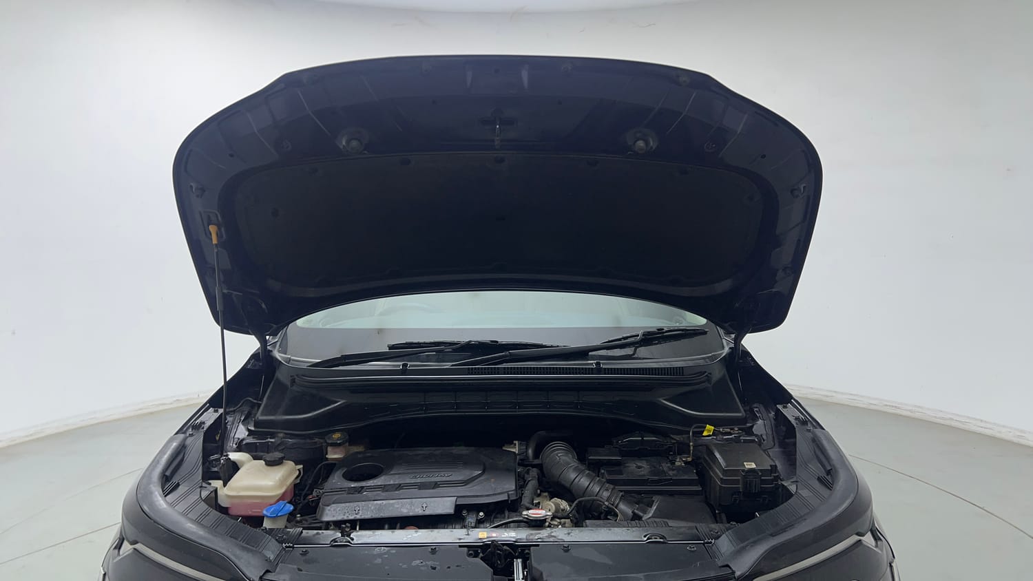 Used 2022 Kia Carens Luxury Plus 1.5 Diesel AT 7 STR Diesel Automatic engine ENGINE & BONNET OPEN FRONT VIEW