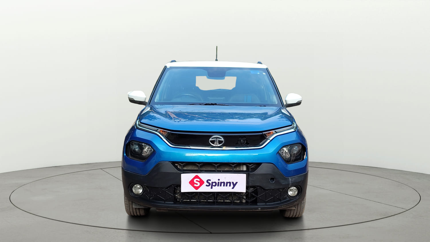 Used 2025 Tata Punch Creative Dual Tone Petrol Manual exterior FRONT VIEW