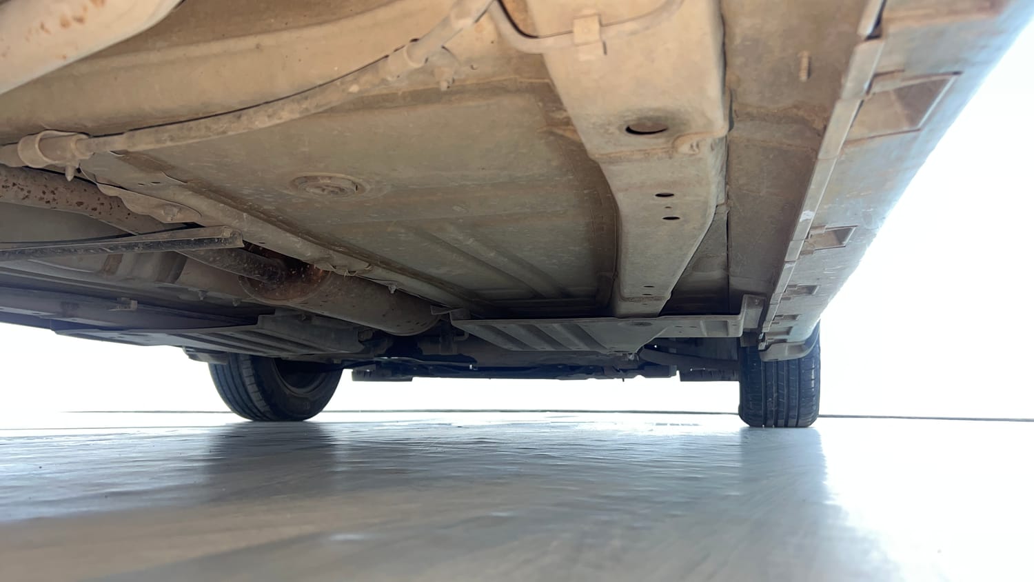 Used 2023 Toyota Glanza S AMT Petrol Automatic extra REAR RIGHT UNDERBODY VIEW