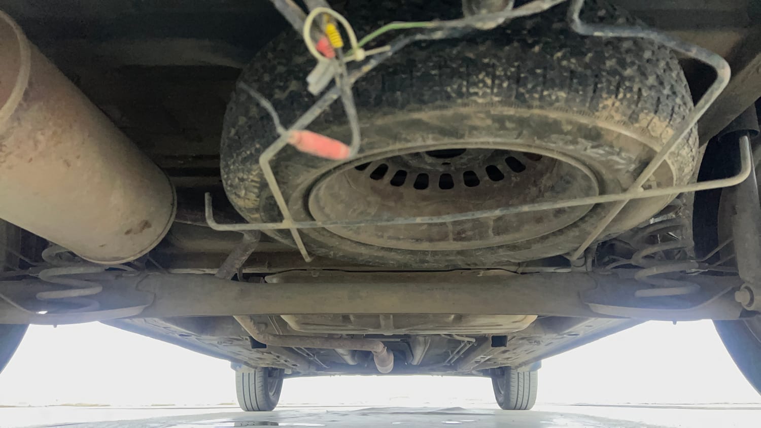 Used 2020 Renault Triber RXZ EASY-R AMT Petrol Automatic extra REAR UNDERBODY VIEW (TAKEN FROM REAR)