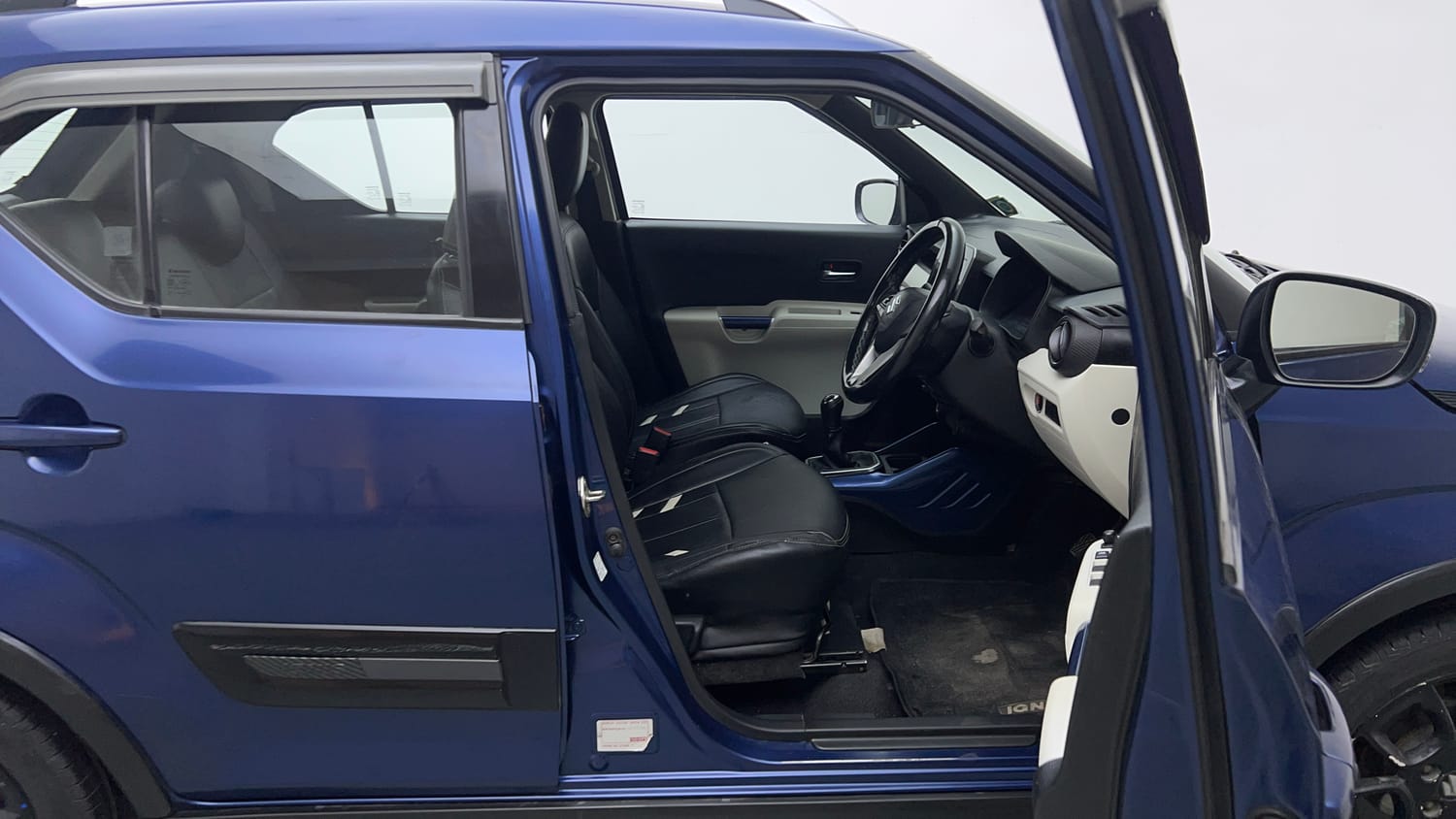 Used 2020 Maruti Suzuki Ignis Zeta 1.2 MT Petrol Manual interior RIGHT SIDE FRONT DOOR CABIN VIEW