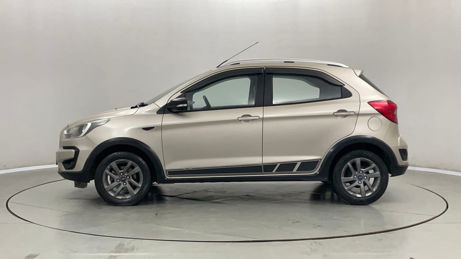 Used 2018 Ford Freestyle Titanium 1.2 Ti-VCT Petrol Manual exterior LEFT SIDE VIEW