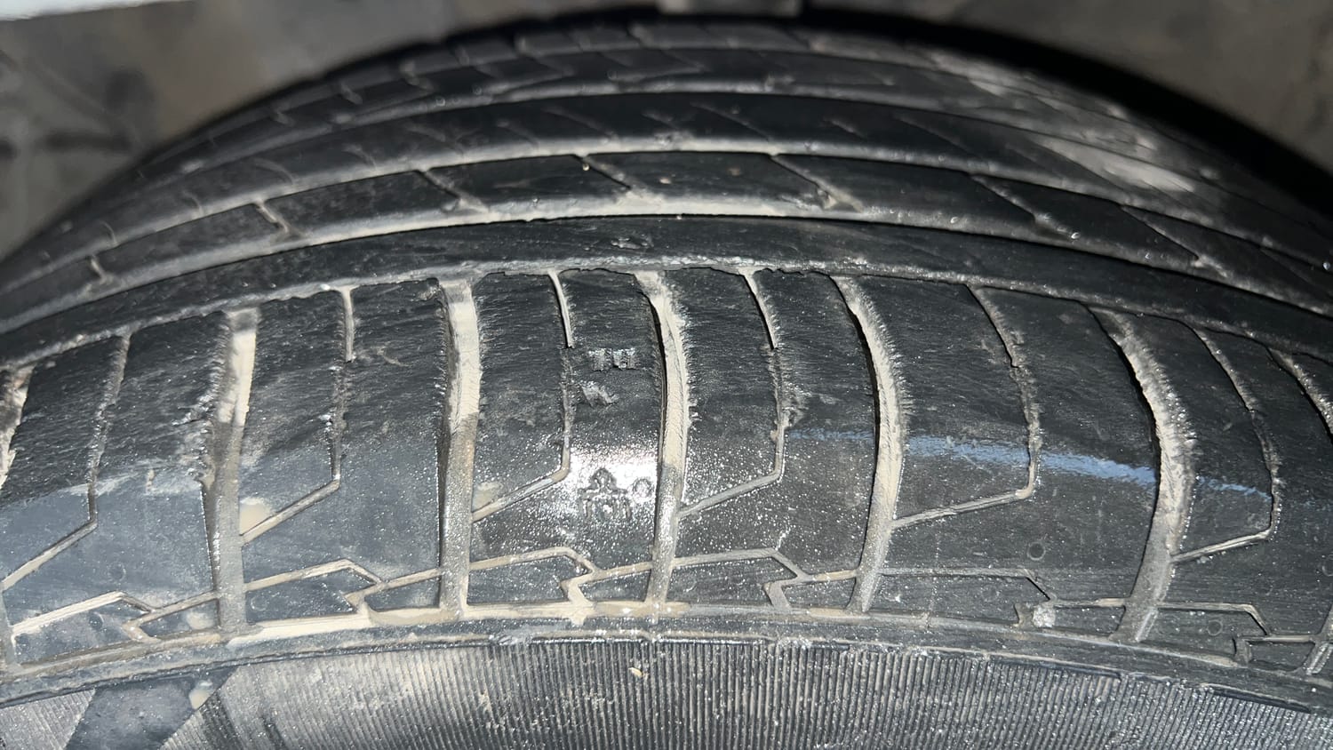 Used 2021 kia Seltos HTX IVT 1.5 Petrol Automatic tyres LEFT FRONT TYRE TREAD VIEW