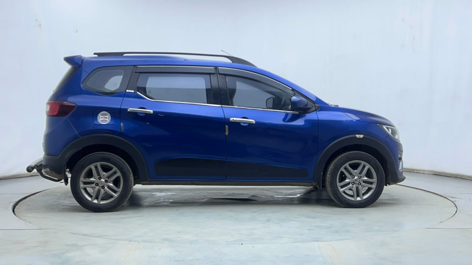Used 2020 Renault Triber RXZ EASY-R AMT Petrol Automatic exterior RIGHT SIDE VIEW