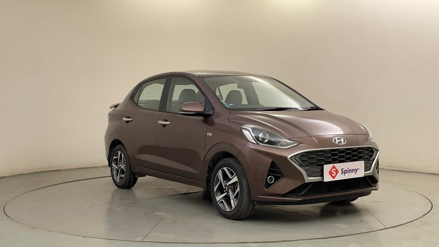 Used 2022 Hyundai Aura SX Plus 1.2 AMT Petrol Petrol Automatic exterior RIGHT FRONT CORNER VIEW