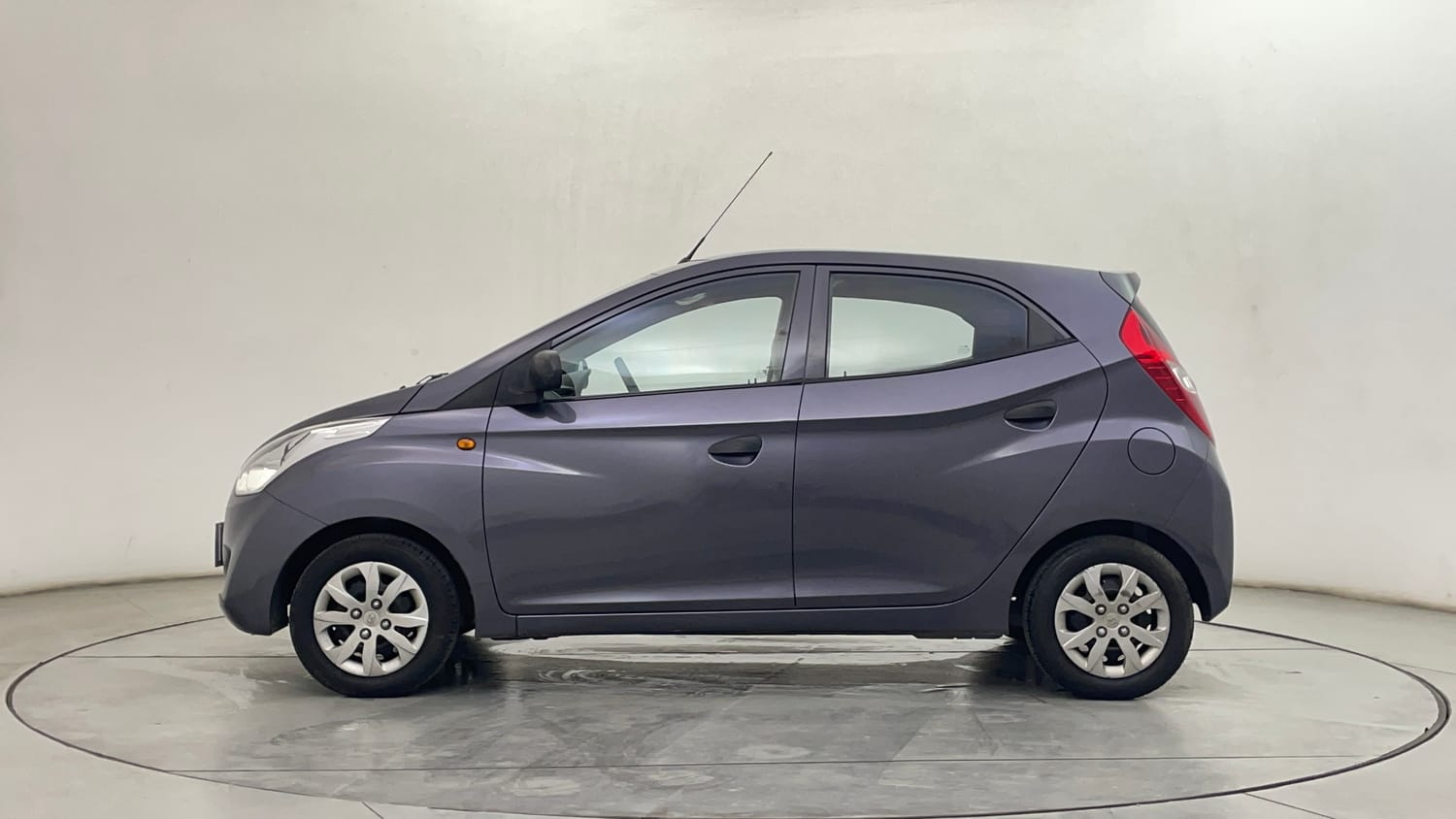 Used 2014 Hyundai Eon Magna Petrol Manual exterior LEFT SIDE VIEW