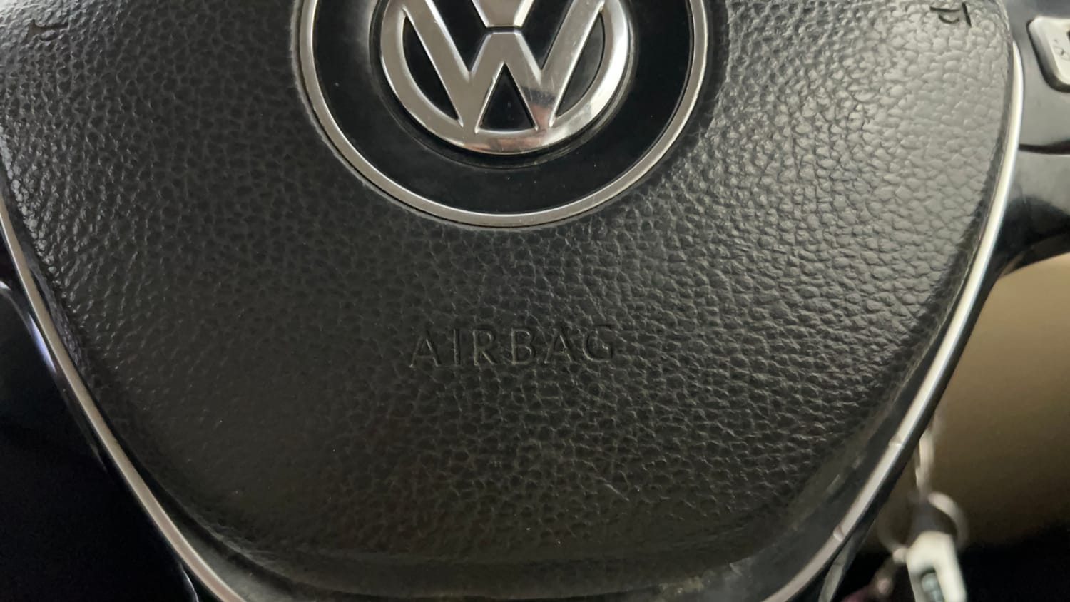 Used 2016 Volkswagen Polo Highline1.5L (D) Diesel Manual top_features Airbags
