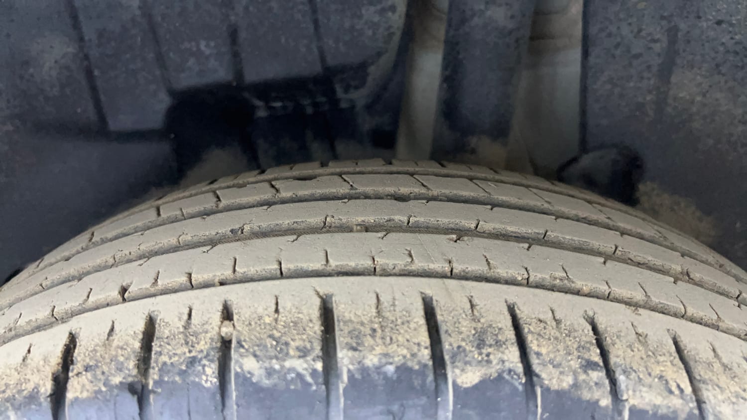 Used 2023 Maruti Suzuki Swift ZXi Plus AMT Petrol Automatic tyres LEFT REAR TYRE TREAD VIEW