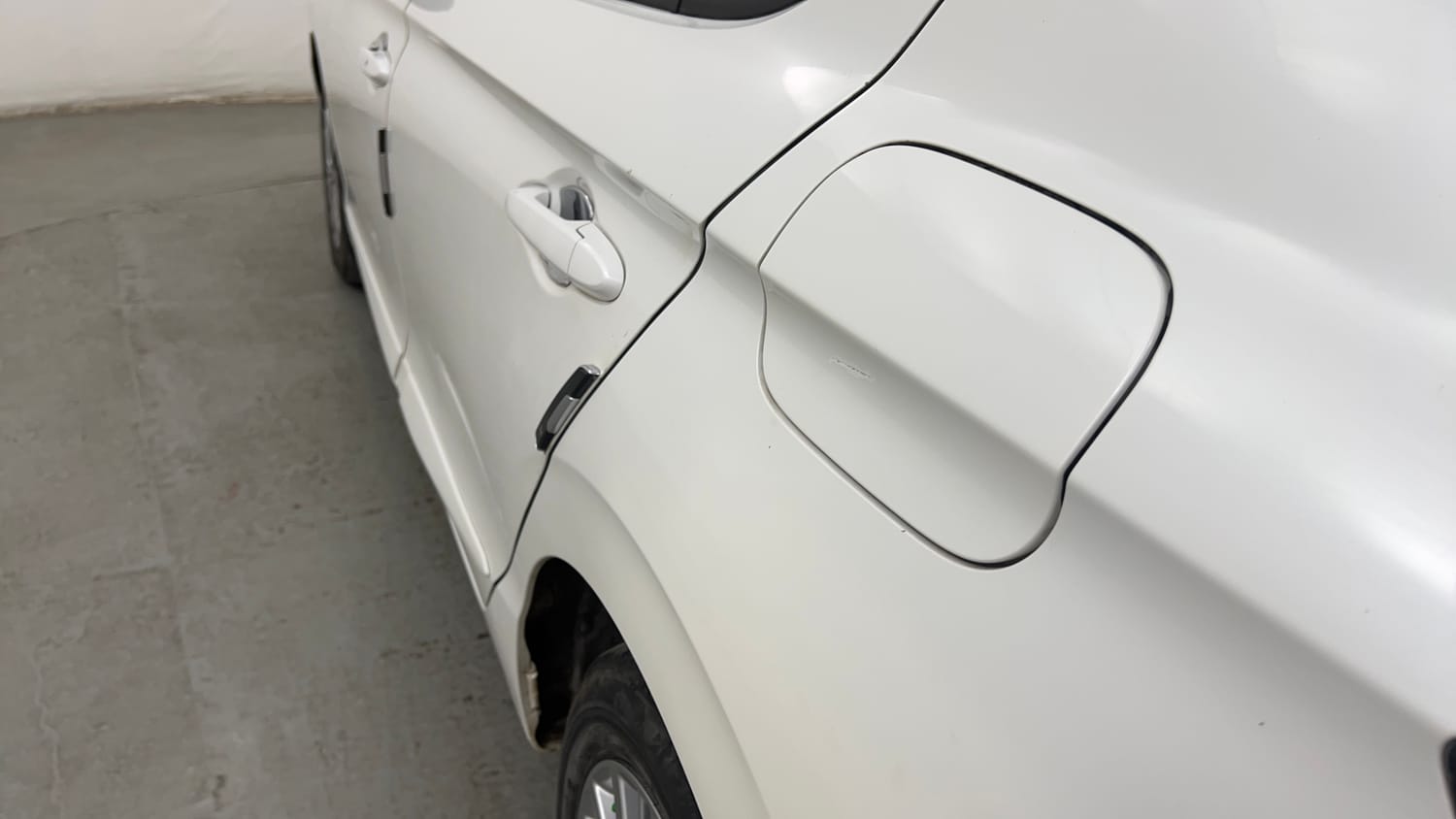 Used 2022 Honda City V Petrol Petrol Manual dents MINOR SCRATCH