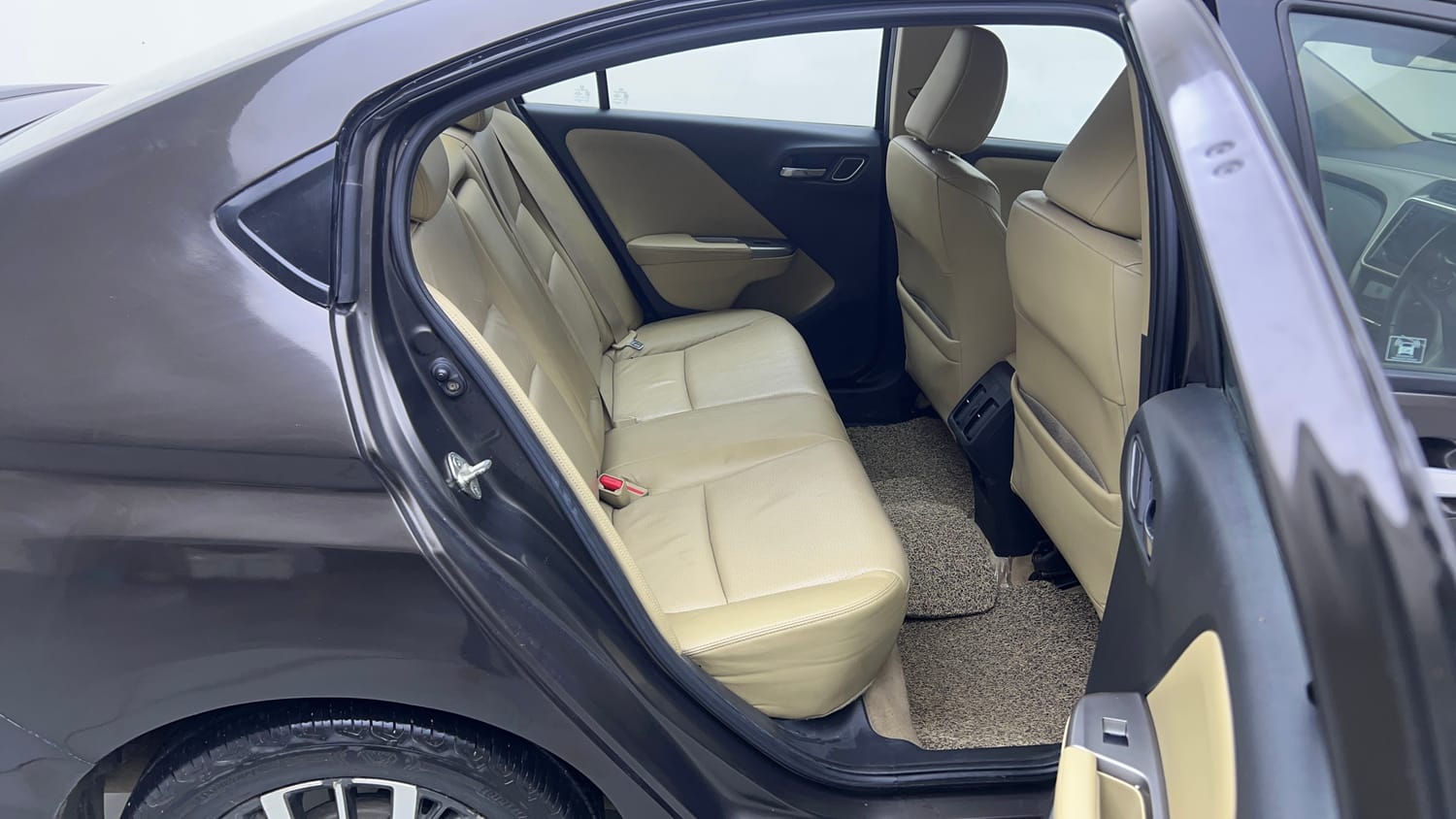 Used 2017 Honda City ZX CVT Petrol Petrol Automatic interior RIGHT SIDE REAR DOOR CABIN VIEW