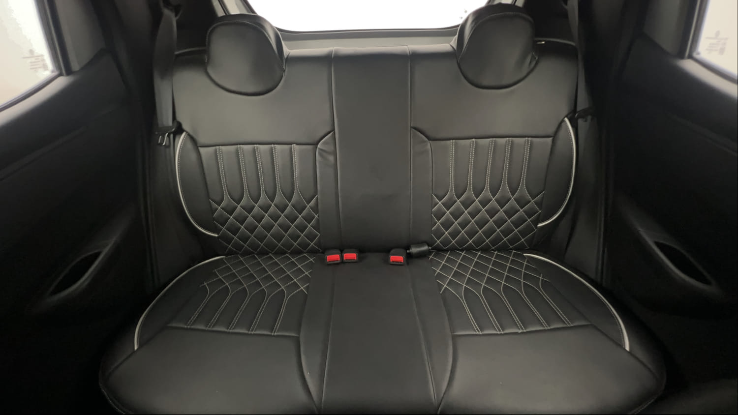 Used 2020 Renault Kwid RXT (O) 1.0 SCE Edition Petrol Manual interior REAR SEAT CONDITION VIEW