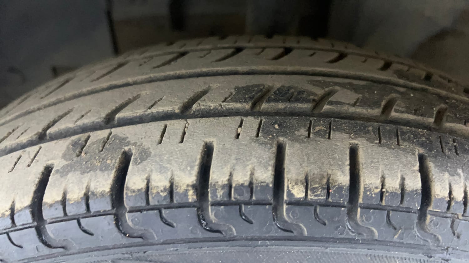 Used 2017 Renault Kwid RXL Petrol Manual tyres LEFT FRONT TYRE TREAD VIEW