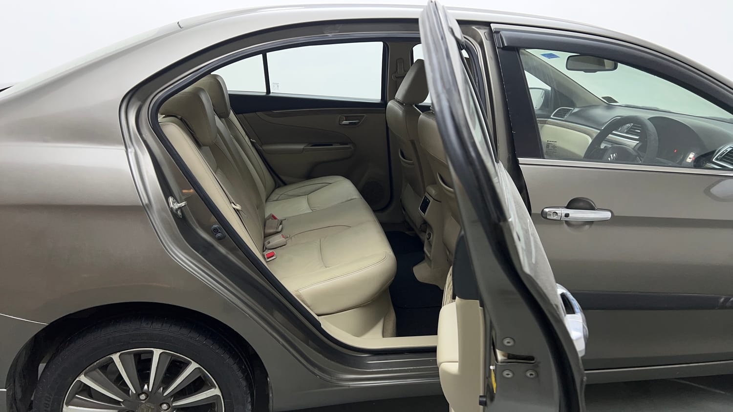 Used 2020 Maruti Suzuki Ciaz Alpha 1.5 AT Petrol Automatic interior RIGHT SIDE REAR DOOR CABIN VIEW