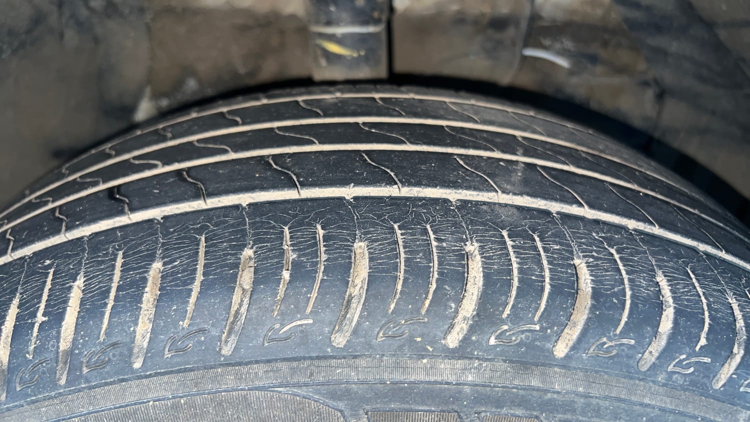 Used 2021 maruti-suzuki Vitara Brezza LXi Petrol Manual tyres RIGHT FRONT TYRE TREAD VIEW