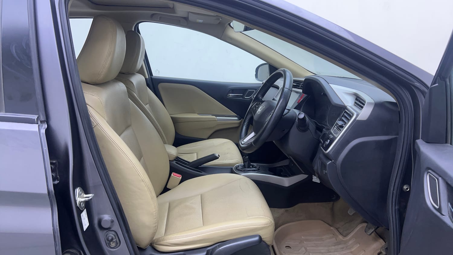Used 2017 Honda City ZX Diesel Diesel Manual interior RIGHT SIDE FRONT DOOR CABIN VIEW
