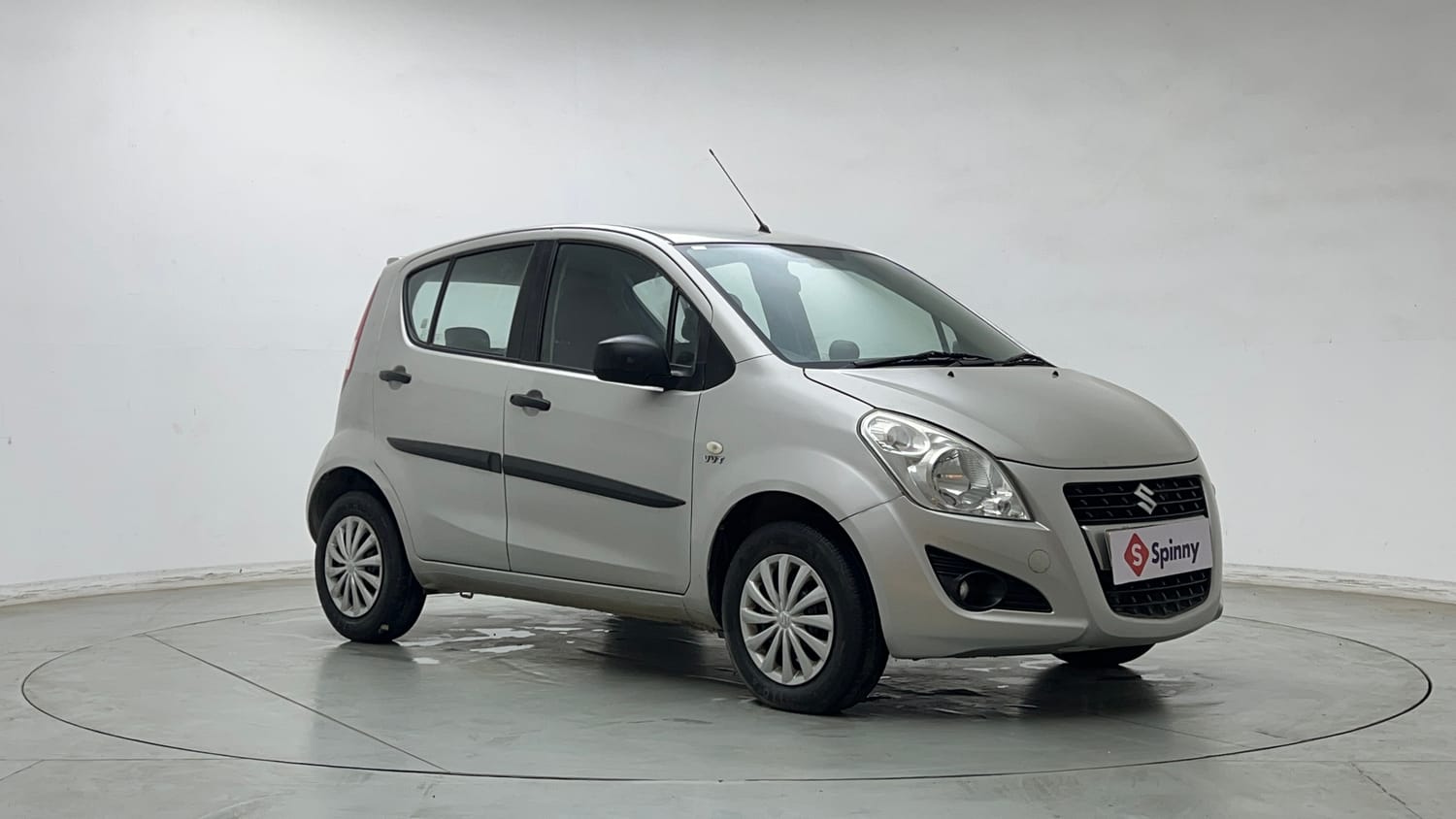 Used 2015 Maruti Suzuki Ritz Vxi BS-IV Petrol Manual exterior RIGHT FRONT CORNER VIEW