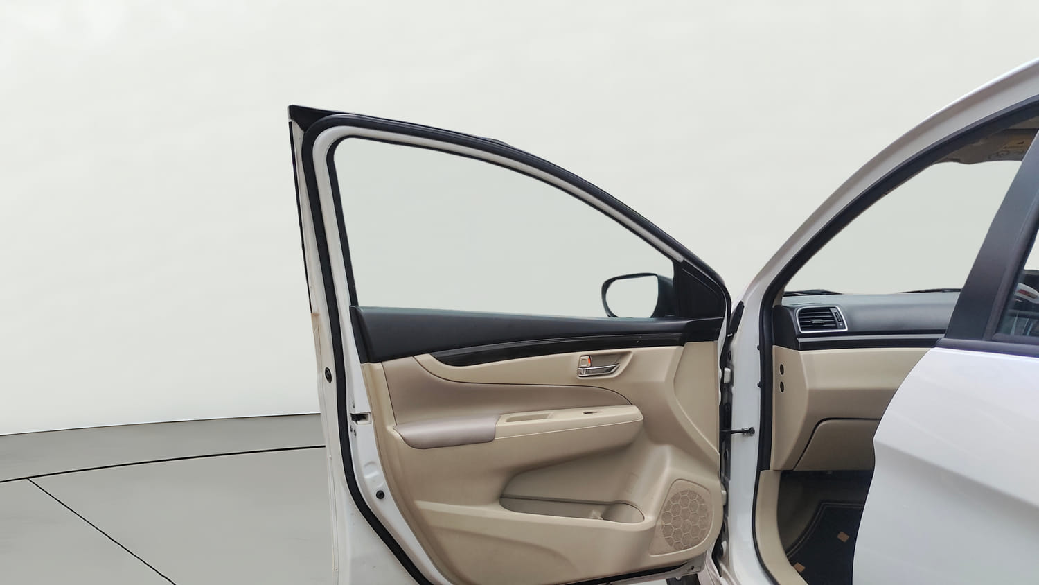Used 2018 Maruti Suzuki Ciaz Zeta 1.4 MT Petrol Manual interior LEFT FRONT DOOR OPEN VIEW