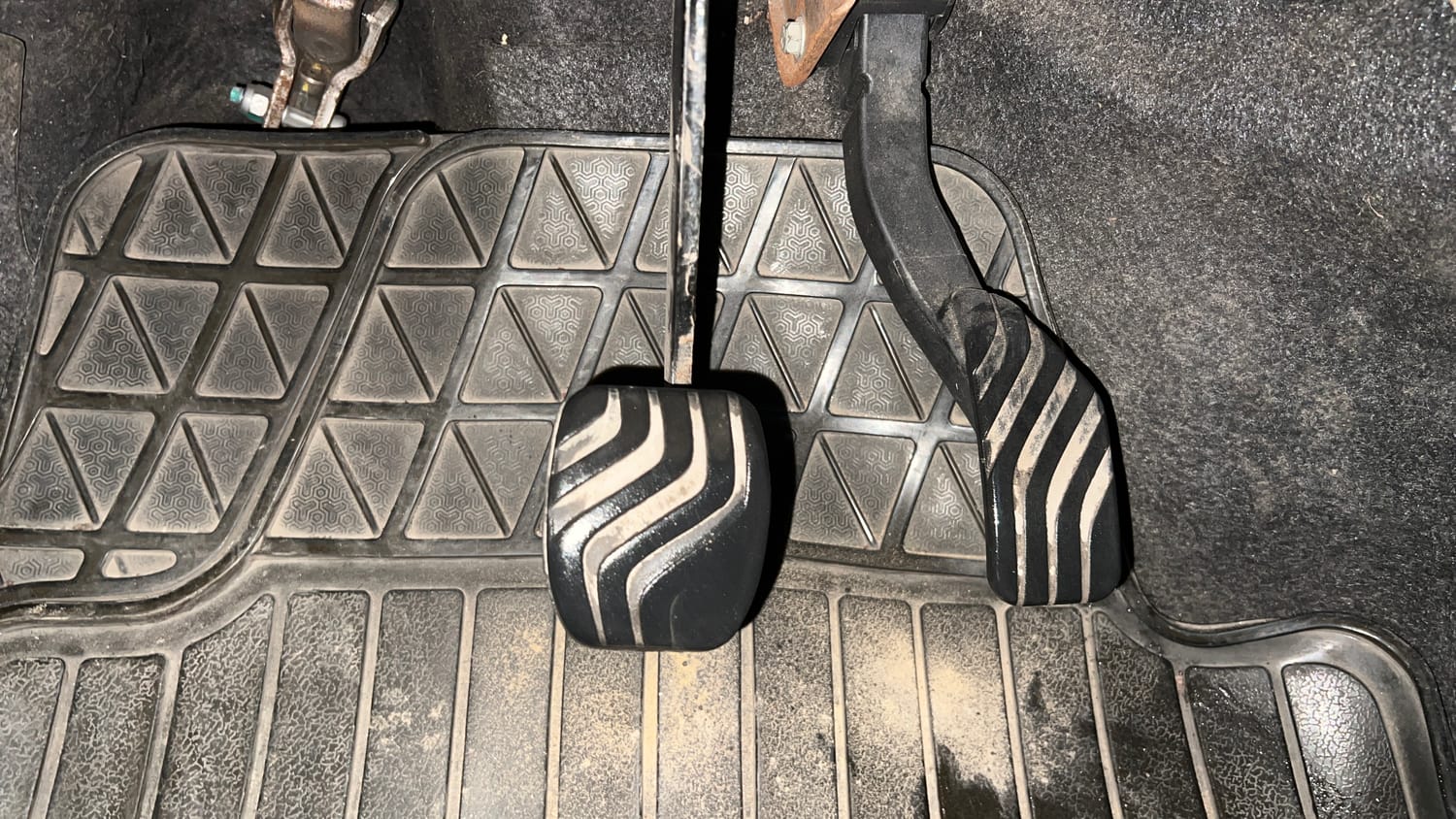 Used 2017 Renault Kwid 1.0 RXL AMT Petrol Automatic interior PEDALS VIEW