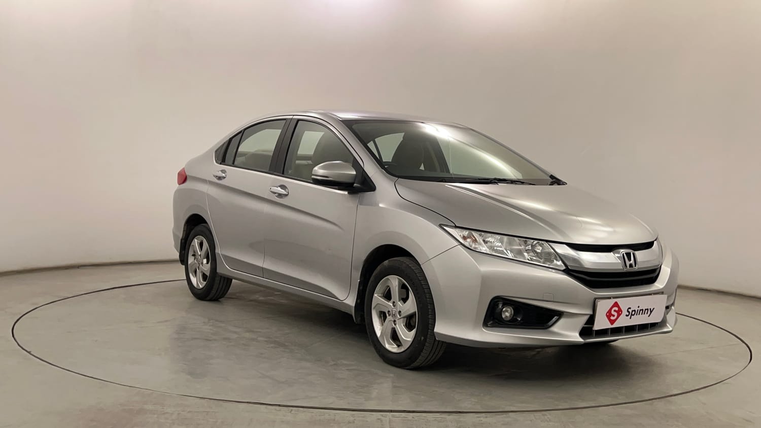 Used 2016 Honda City V Petrol Manual exterior RIGHT FRONT CORNER VIEW
