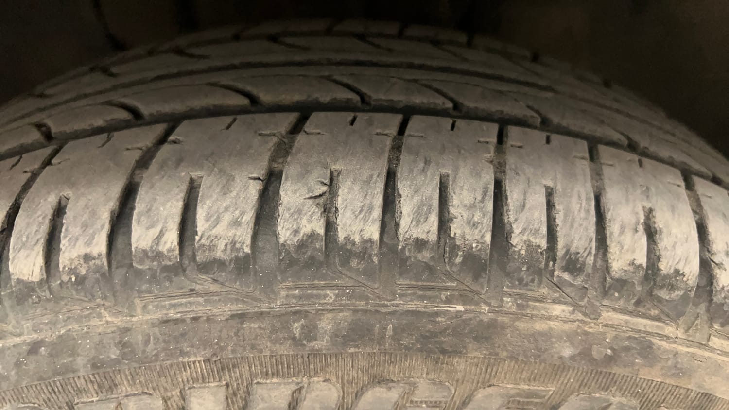 Used 2022 Tata Tiago XZ Plus CNG Cng Manual tyres RIGHT FRONT TYRE TREAD VIEW
