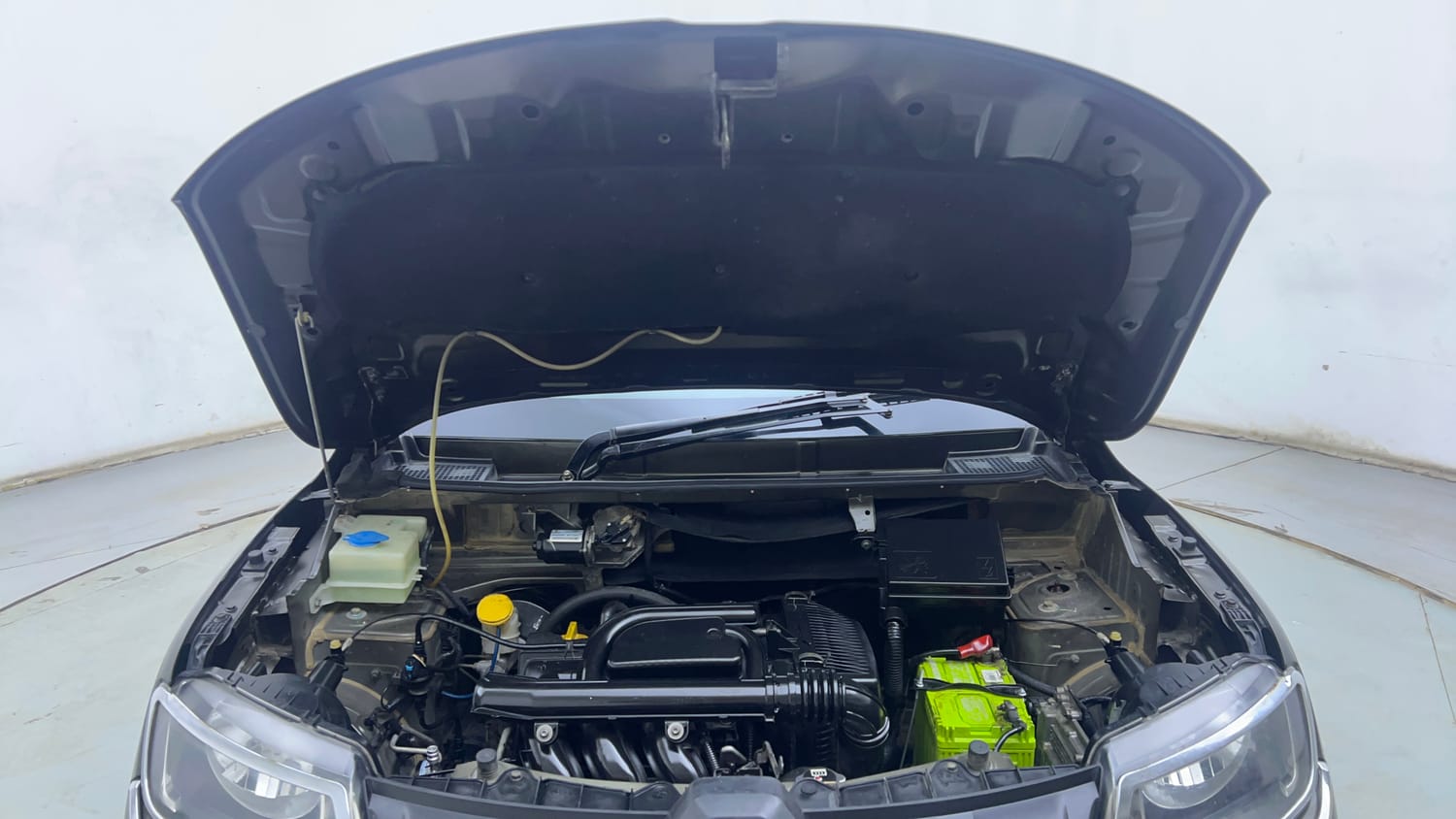 Used 2018 Renault Kwid CLIMBER 1.0 AMT Petrol Automatic engine ENGINE & BONNET OPEN FRONT VIEW