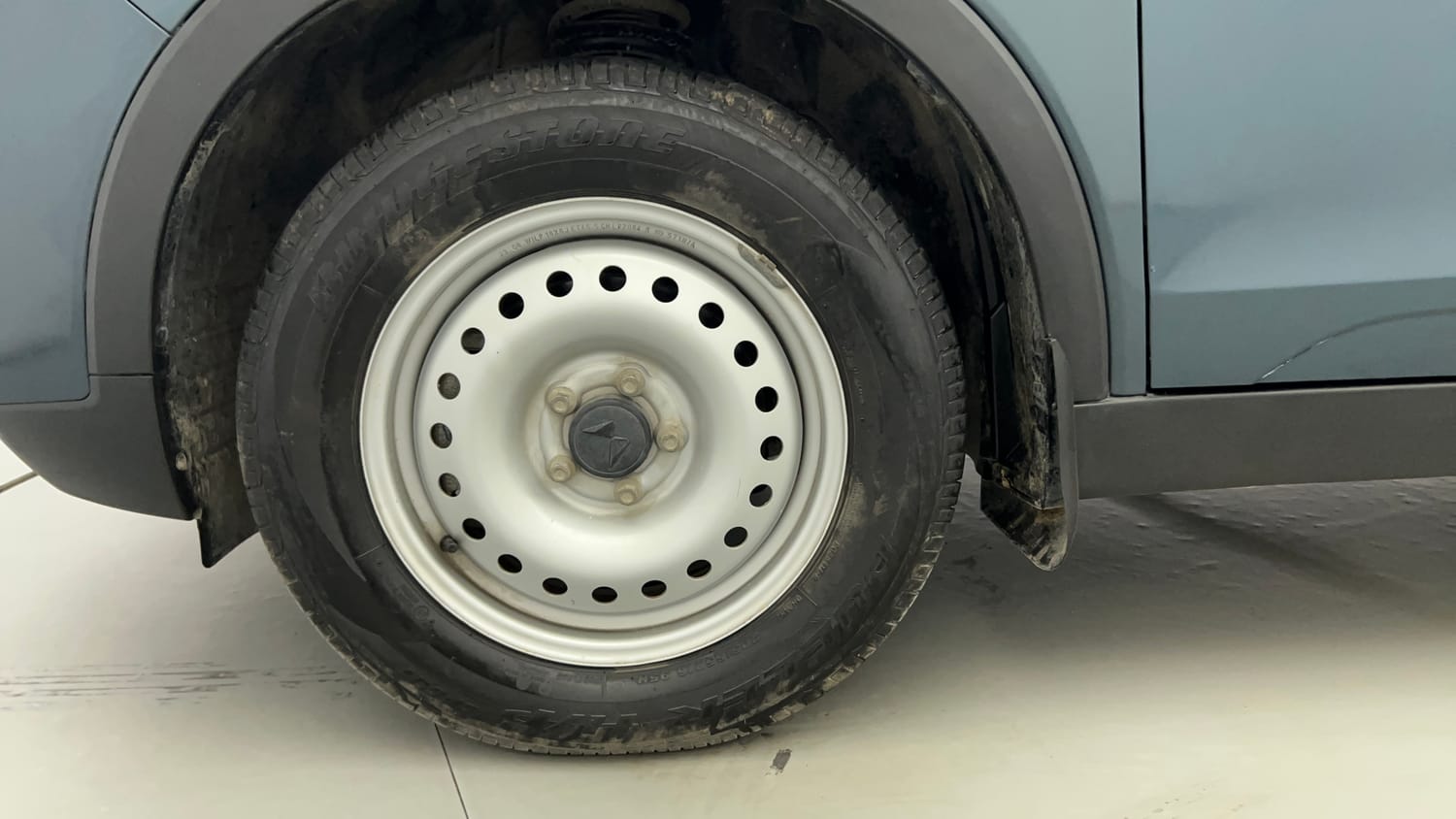 Used 2023 Mahindra XUV 300 W4 1.2 Petrol Petrol Manual tyres LEFT FRONT TYRE RIM VIEW