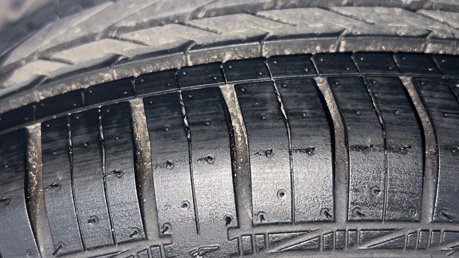 Used 2022 Volkswagen Polo Trendline 1.0L MPI Petrol Manual tyres RIGHT FRONT TYRE TREAD VIEW