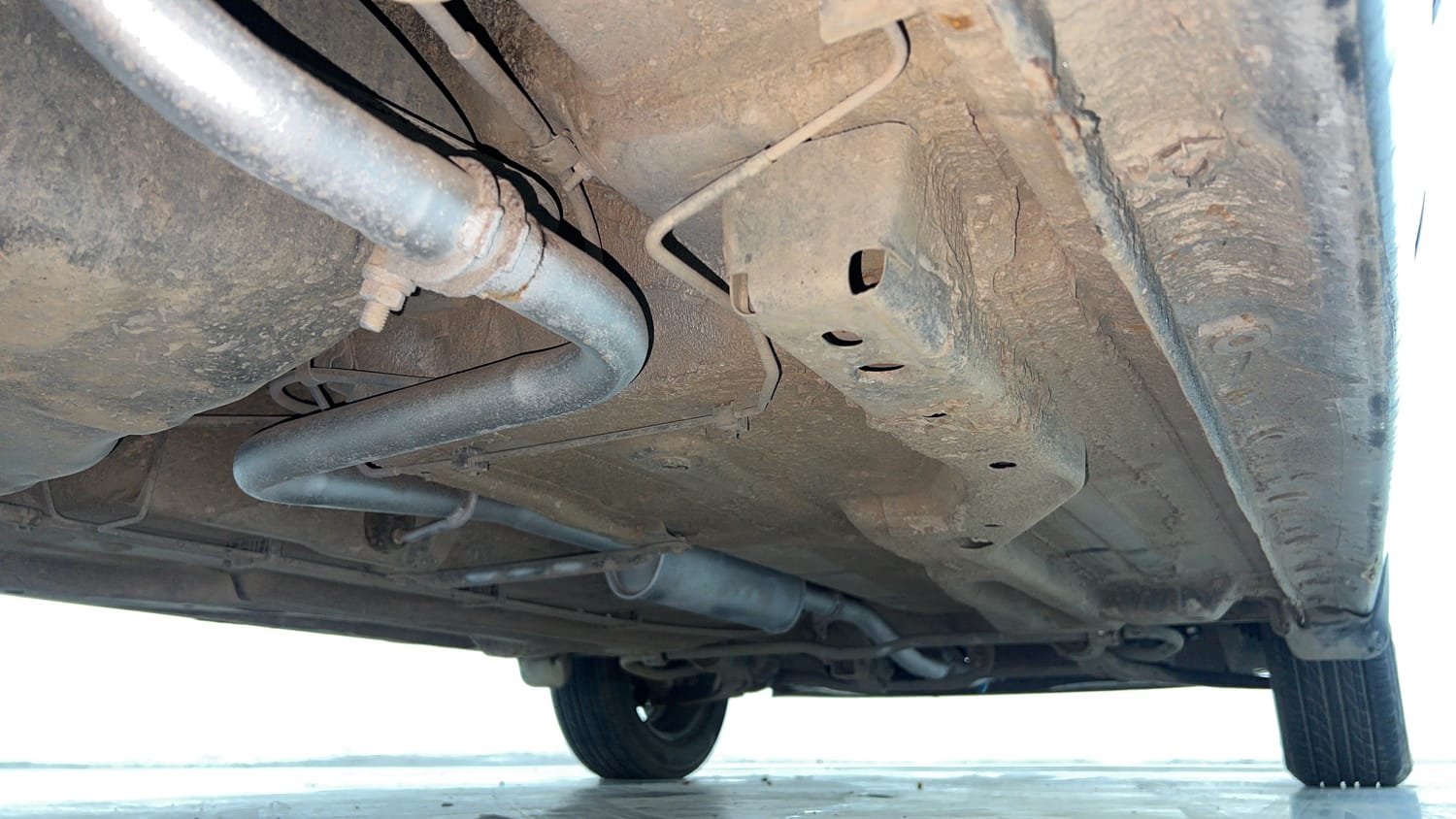 Used 2019 Tata Tiago Revotron XZA Petrol Automatic extra REAR RIGHT UNDERBODY VIEW
