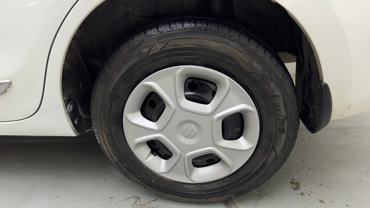 Used 2017 Maruti Suzuki Dzire VXi Petrol Manual tyres LEFT REAR TYRE RIM VIEW