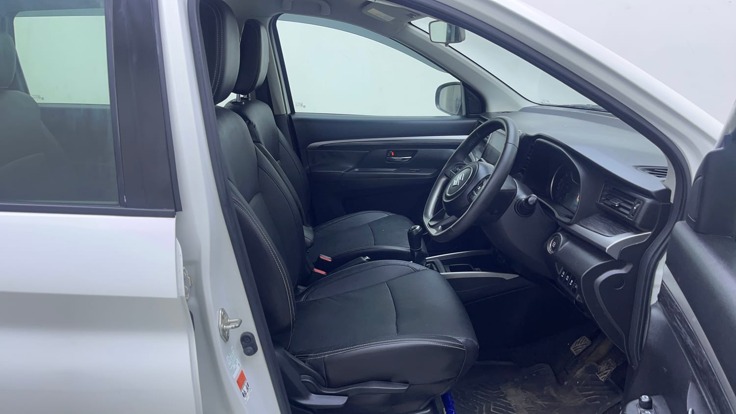 Used 2022 Maruti Suzuki XL6 Alpha MT Petrol Petrol Manual interior RIGHT SIDE FRONT DOOR CABIN VIEW