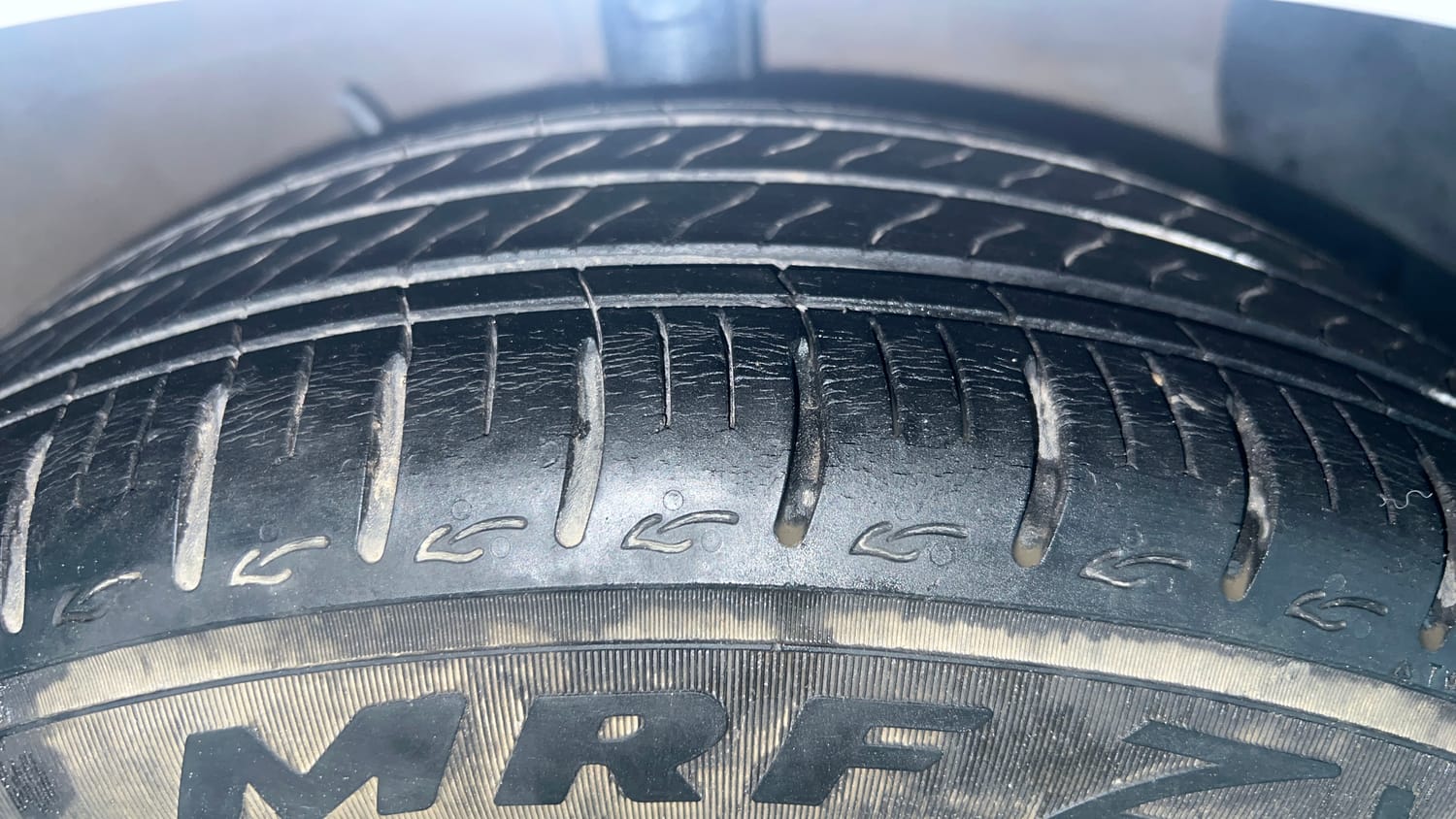 Used 2023 Hyundai Grand i10 Nios Sportz 1.2 Kappa VTVT Petrol Manual tyres RIGHT FRONT TYRE TREAD VIEW