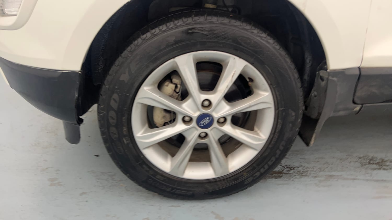 Used 2017 Ford EcoSport Titanium 1.5L Ti-VCT Petrol Manual tyres LEFT FRONT TYRE RIM VIEW