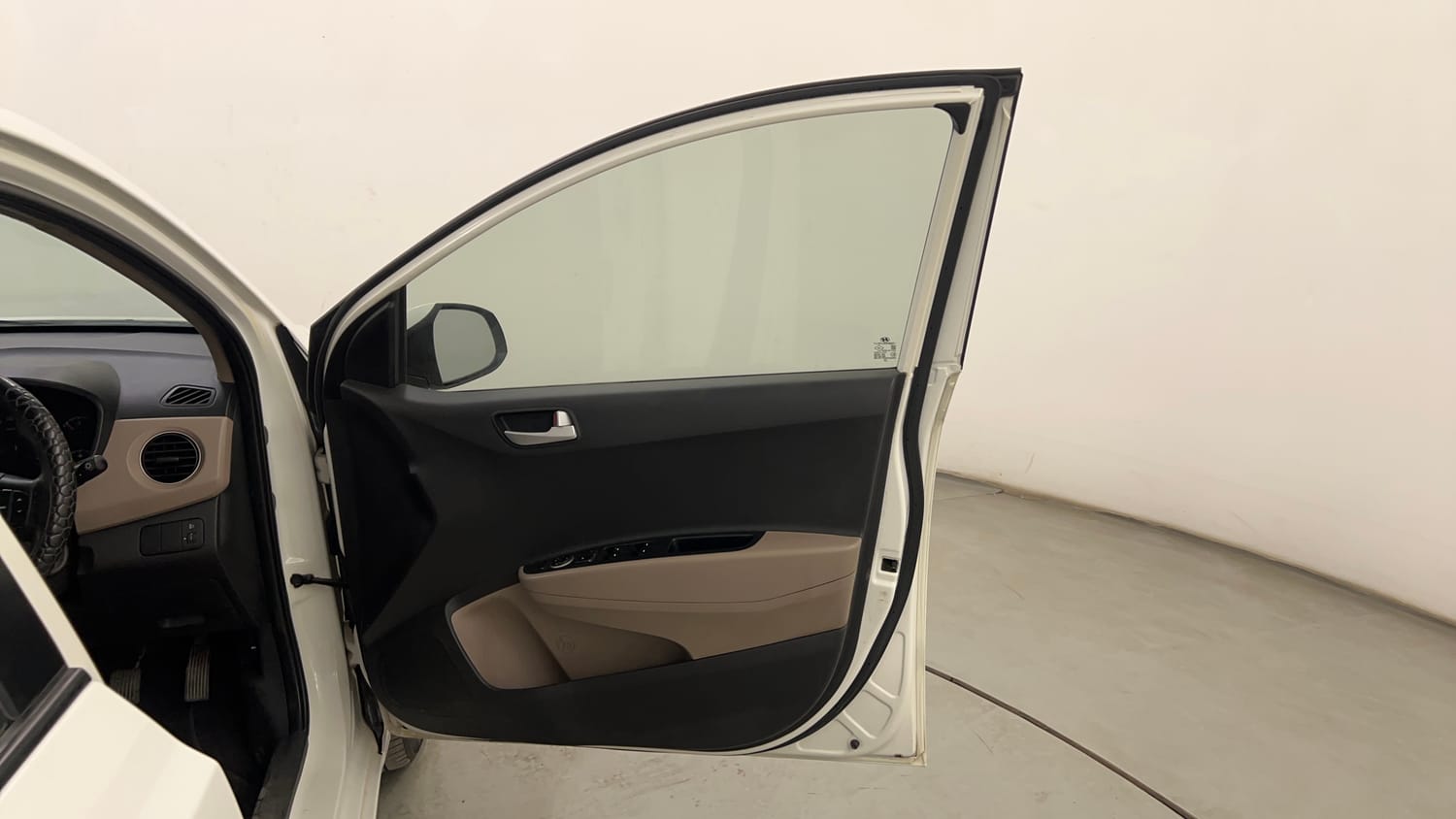 Used 2018 Hyundai Xcent SX 1.1 CRDi Diesel Manual interior RIGHT FRONT DOOR OPEN VIEW