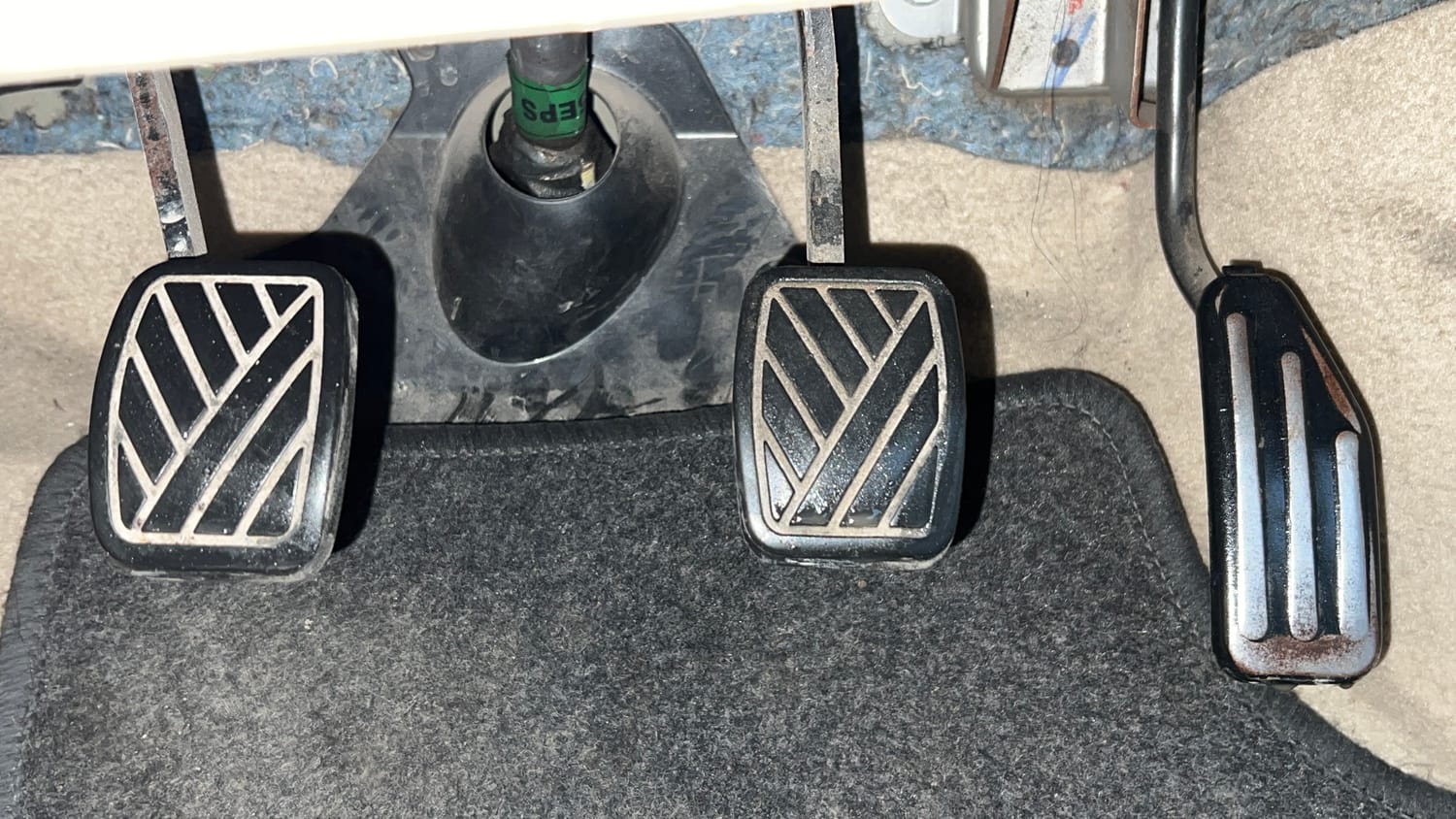 Used 2013 Maruti Suzuki A-Star ZXI Petrol Manual interior PEDALS VIEW