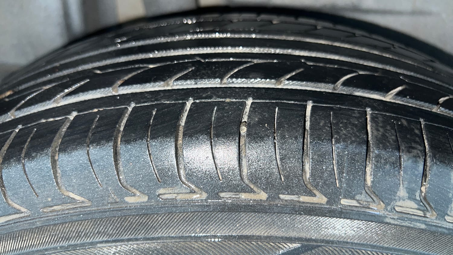 Used 2017 Maruti Suzuki Dzire VXi Petrol Manual tyres RIGHT REAR TYRE TREAD VIEW