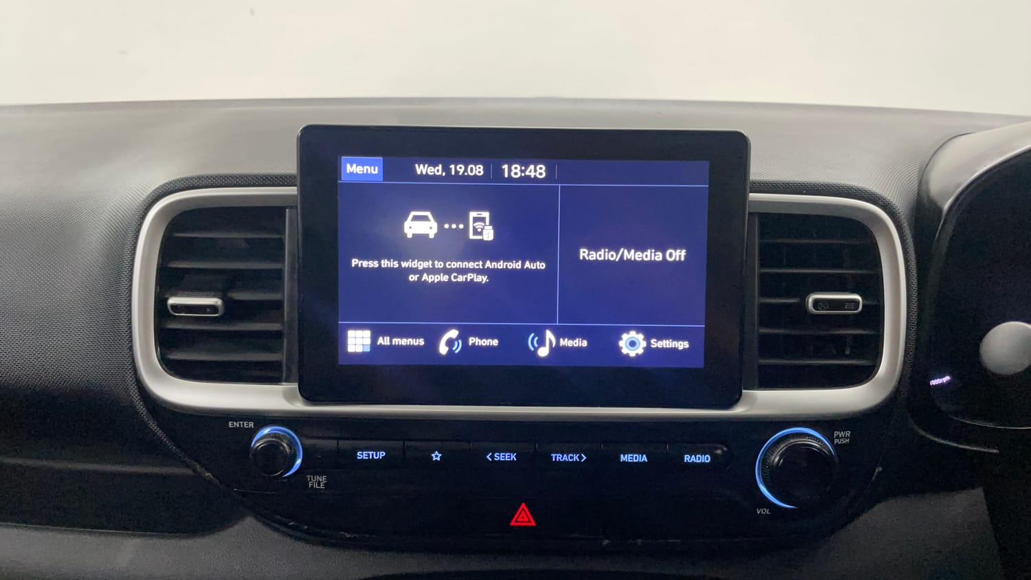 Used 2022 Hyundai Venue SX 1.0 Turbo Petrol Manual top_features Integrated (in-dash) music system