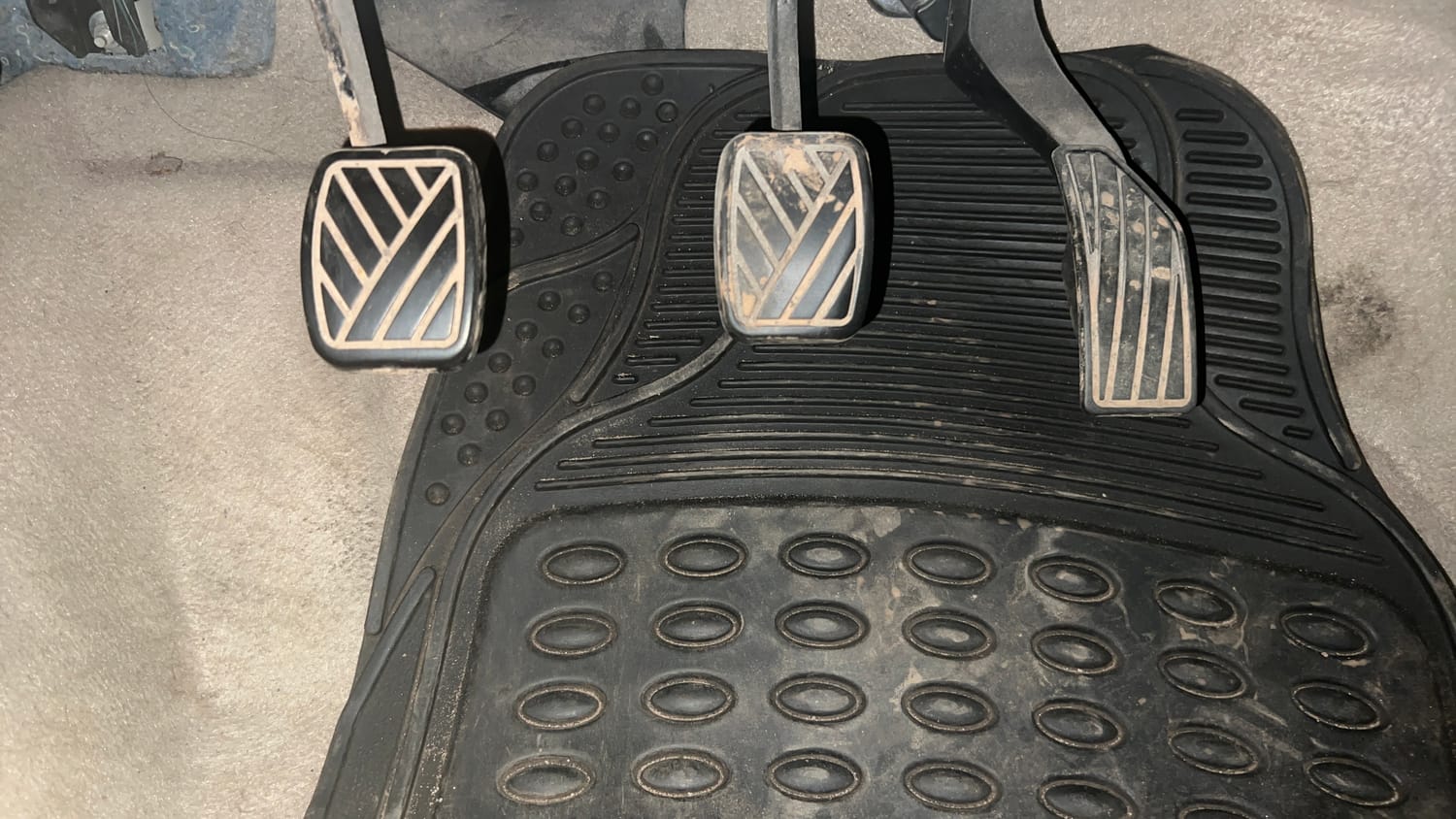 Used 2014 Maruti Suzuki Swift Dzire VXI Petrol Manual interior PEDALS VIEW