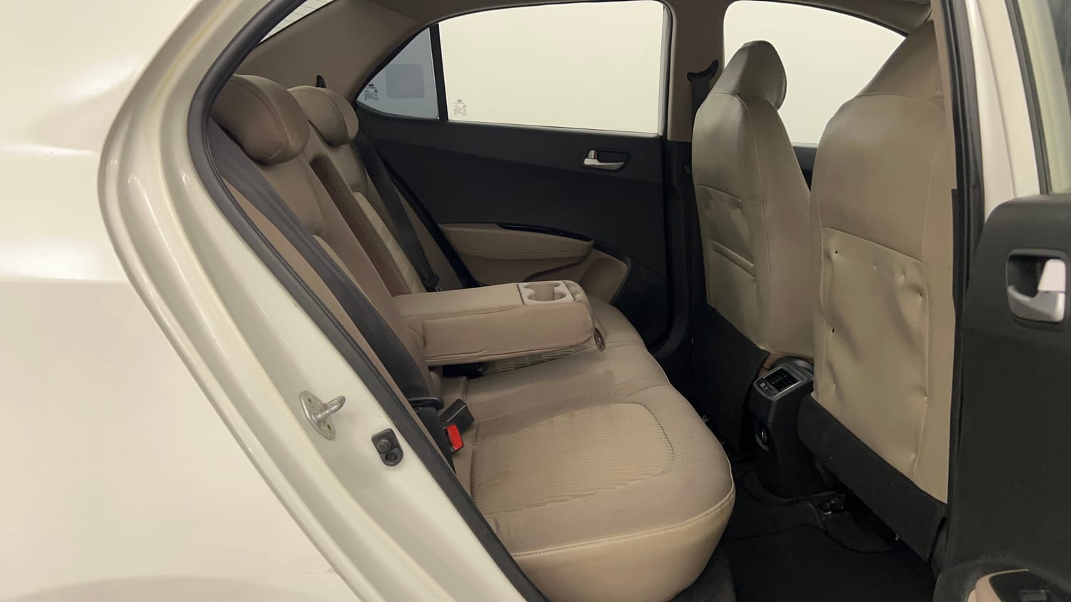 Used 2018 Hyundai Xcent SX 1.1 CRDi Diesel Manual interior RIGHT SIDE REAR DOOR CABIN VIEW