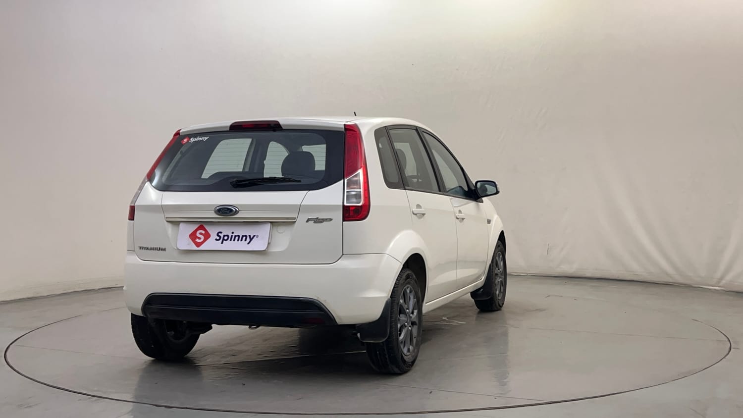 Used 2015 Ford Figo Duratec Petrol Titanium 1.2 Petrol Manual exterior RIGHT REAR CORNER VIEW