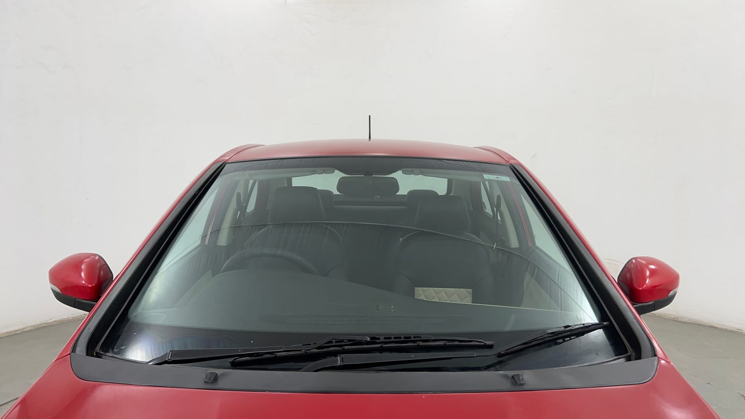 Used 2014 Tata Zest XMS Petrol Petrol Manual exterior FRONT WINDSHIELD VIEW