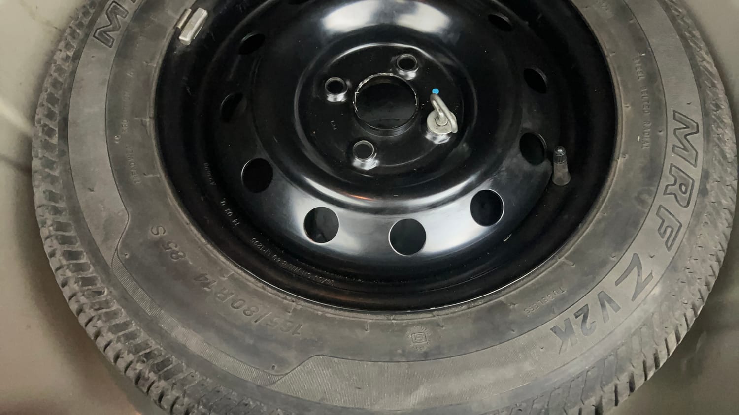 Used 2014 Maruti Suzuki Swift Dzire VXI Petrol Manual tyres SPARE TYRE VIEW
