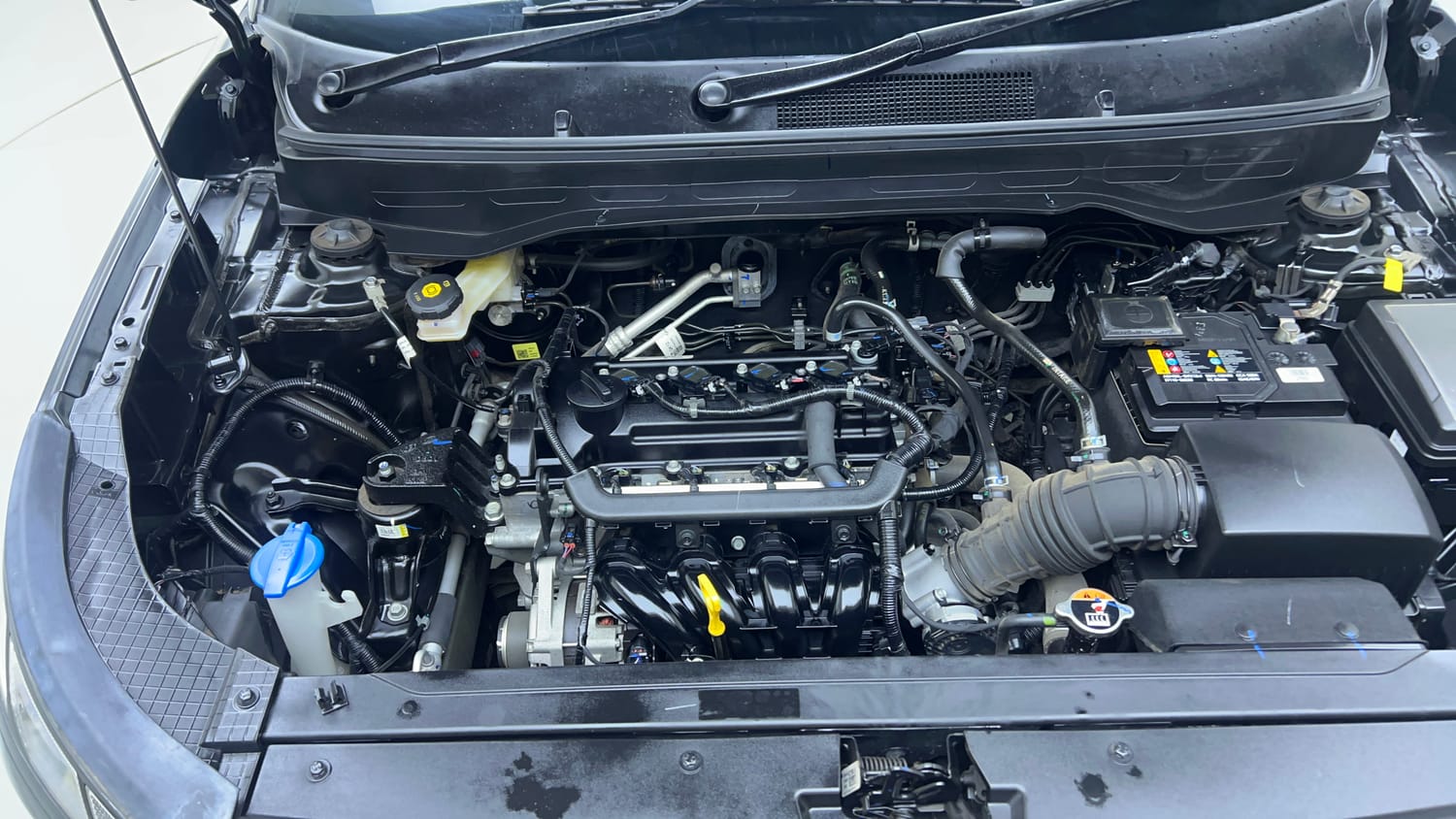 Used 2025 Hyundai Venue S Plus 1.2 Petrol MT Petrol Manual engine ENGINE RIGHT SIDE VIEW