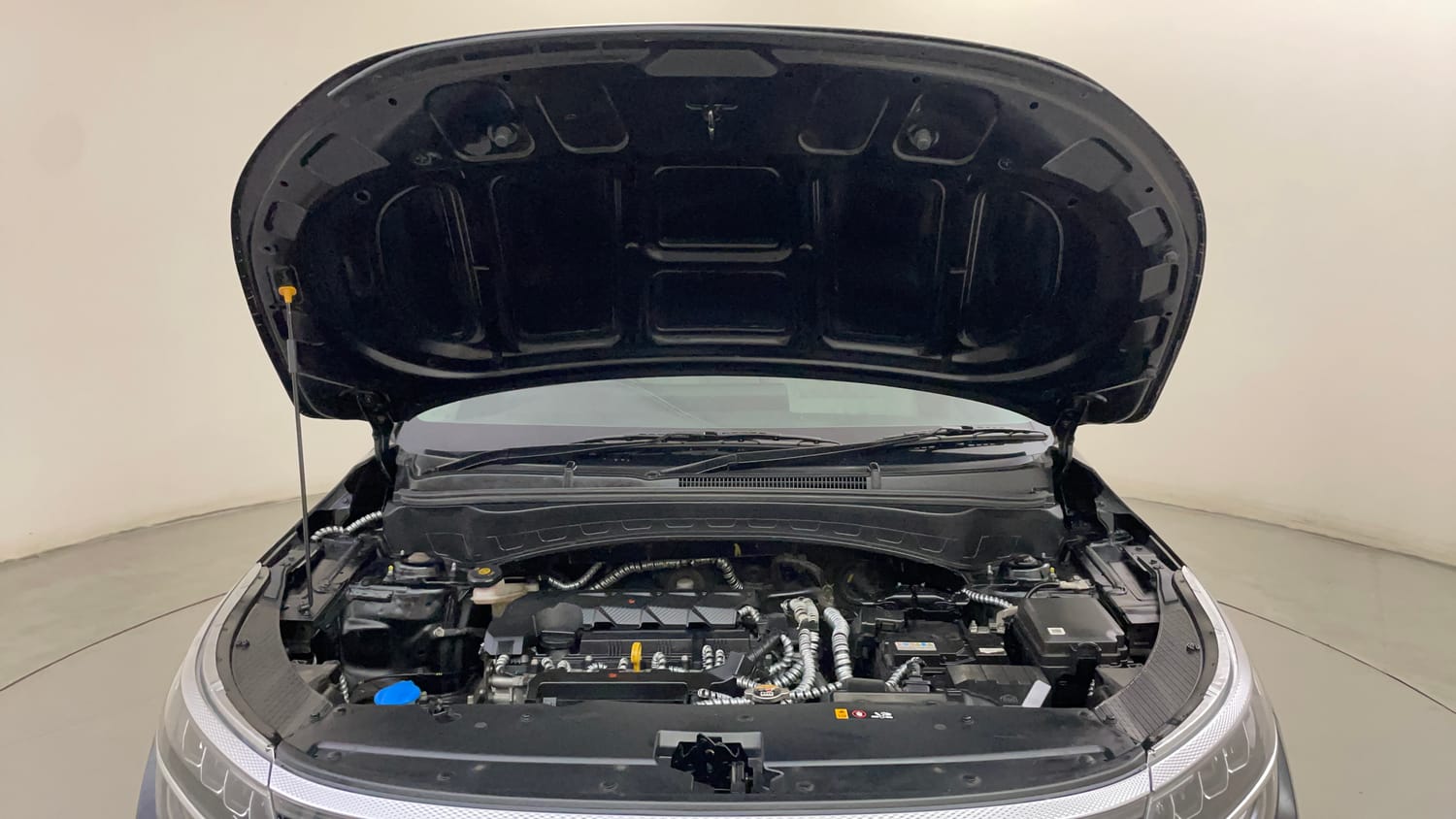 Used 2023 Kia Seltos HTX 1.5 Petrol Manual engine ENGINE & BONNET OPEN FRONT VIEW